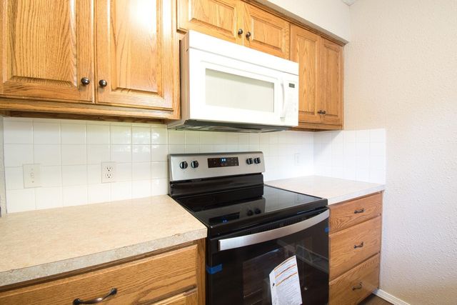 203 W King Drive, Willard, MO 65781