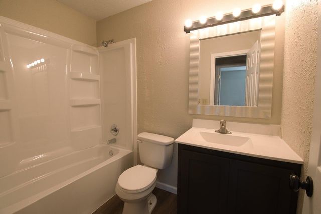203 W King Drive, Willard, MO 65781