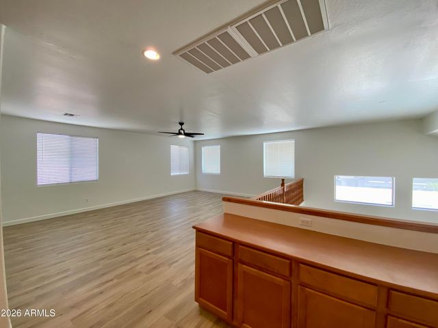 8777 W HAYWARD Avenue, Glendale, AZ 85305