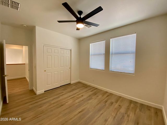 8777 W HAYWARD Avenue, Glendale, AZ 85305