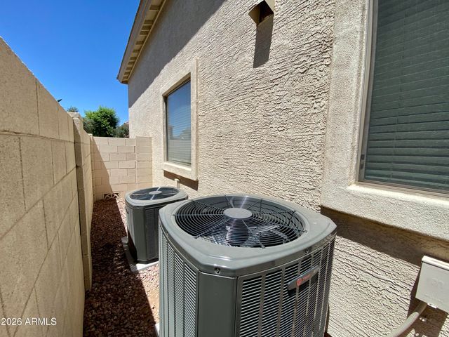 8777 W HAYWARD Avenue, Glendale, AZ 85305