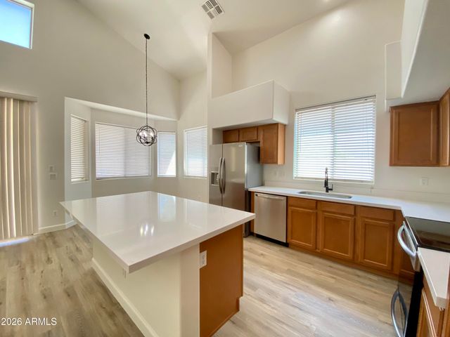 8777 W HAYWARD Avenue, Glendale, AZ 85305
