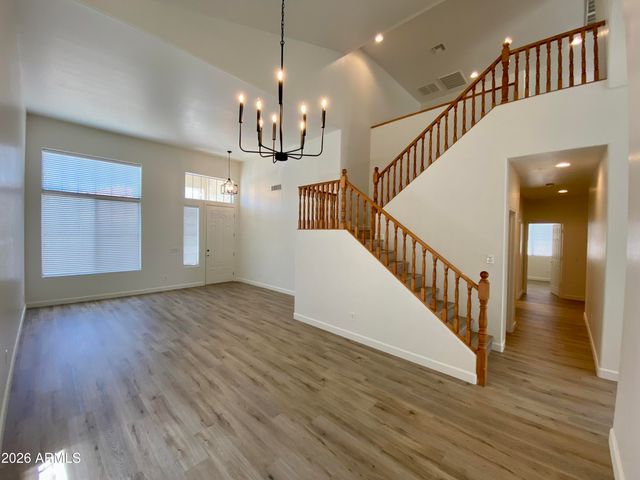 8777 W HAYWARD Avenue, Glendale, AZ 85305