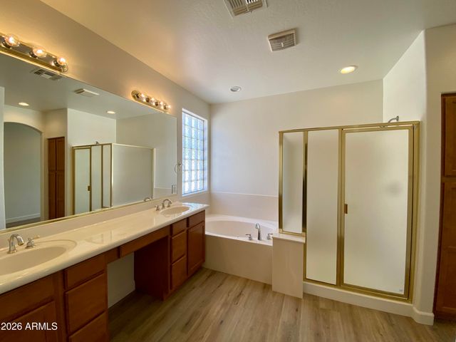 8777 W HAYWARD Avenue, Glendale, AZ 85305