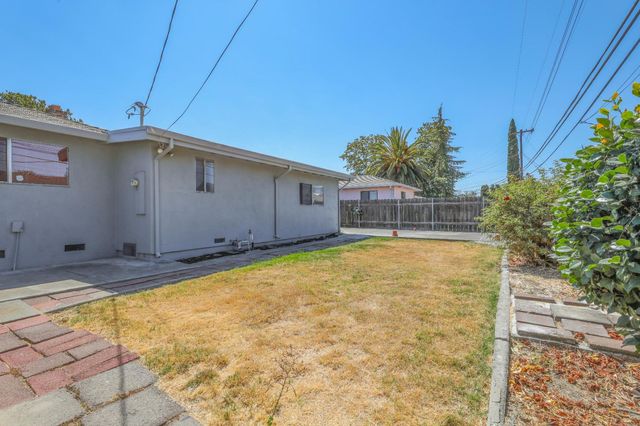 7284 Cromwell Way, Sacramento, CA 95822