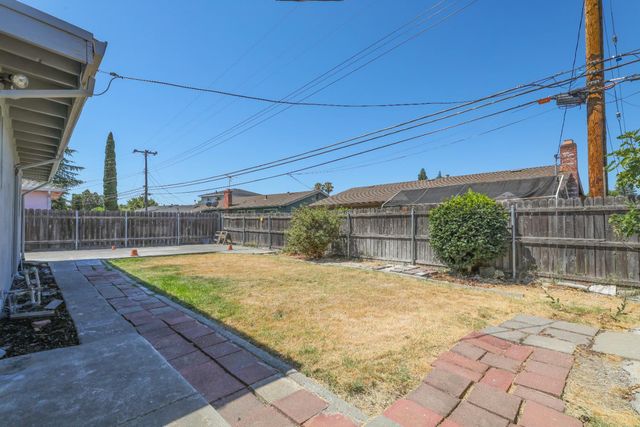 7284 Cromwell Way, Sacramento, CA 95822