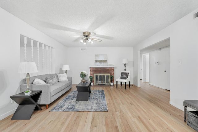 7284 Cromwell Way, Sacramento, CA 95822