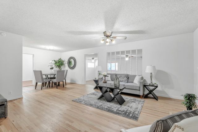 7284 Cromwell Way, Sacramento, CA 95822