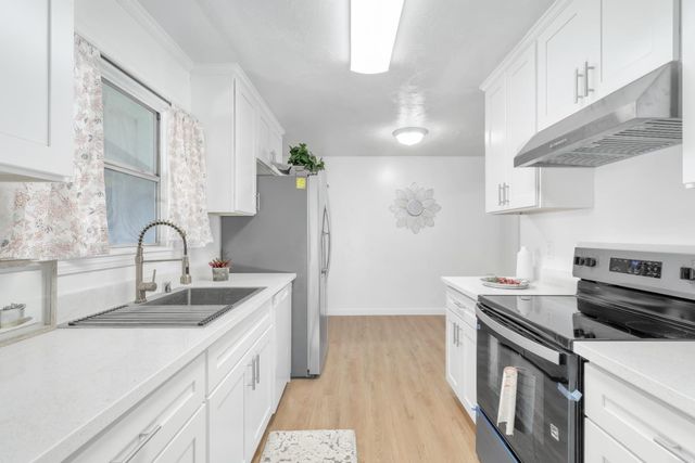 7284 Cromwell Way, Sacramento, CA 95822