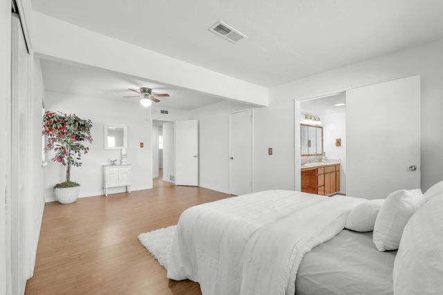 7284 Cromwell Way, Sacramento, CA 95822