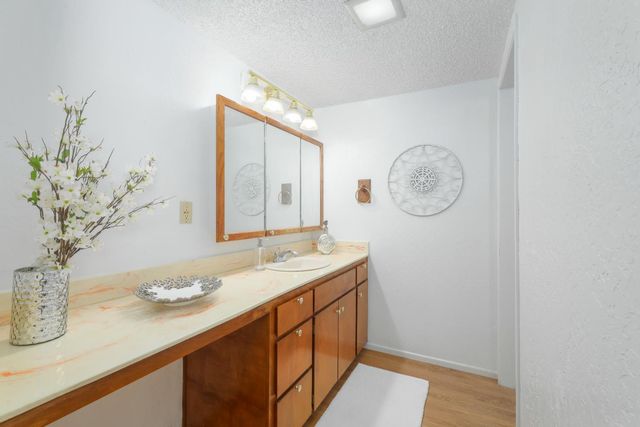 7284 Cromwell Way, Sacramento, CA 95822