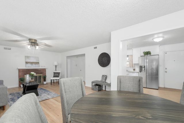 7284 Cromwell Way, Sacramento, CA 95822