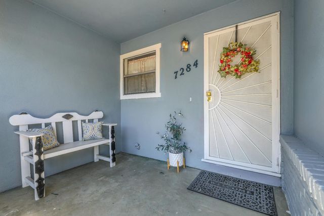 7284 Cromwell Way, Sacramento, CA 95822