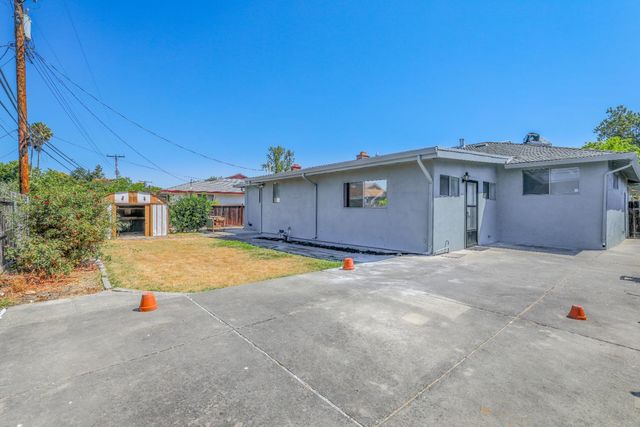 7284 Cromwell Way, Sacramento, CA 95822