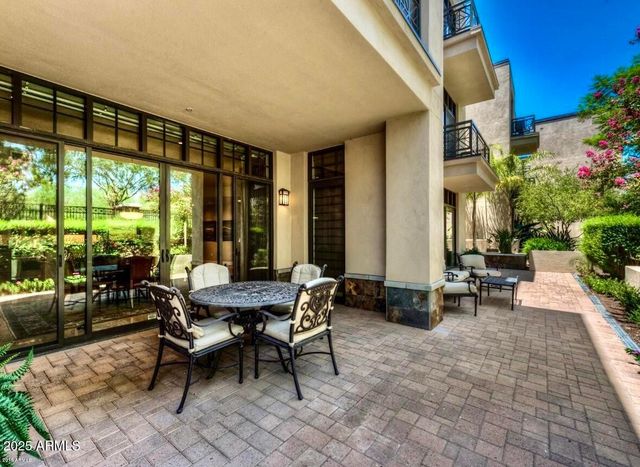 8 BILTMORE Estate 112, Phoenix, AZ 85016