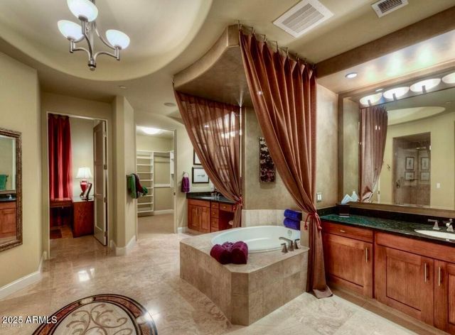 8 BILTMORE Estate 112, Phoenix, AZ 85016