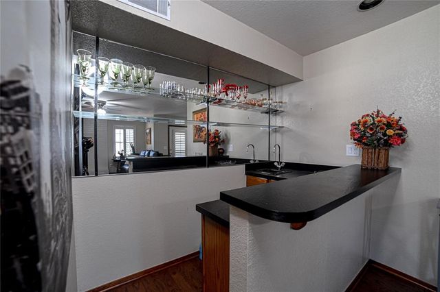 4400 Hemingway Drive 215, Oklahoma City, OK 73118