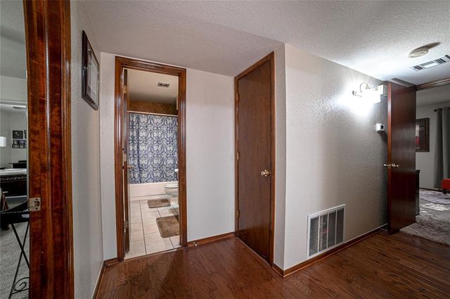 4400 Hemingway Drive 215, Oklahoma City, OK 73118