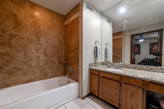 4400 Hemingway Drive 215, Oklahoma City, OK 73118