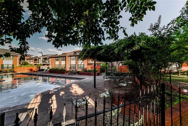 4400 Hemingway Drive 215, Oklahoma City, OK 73118