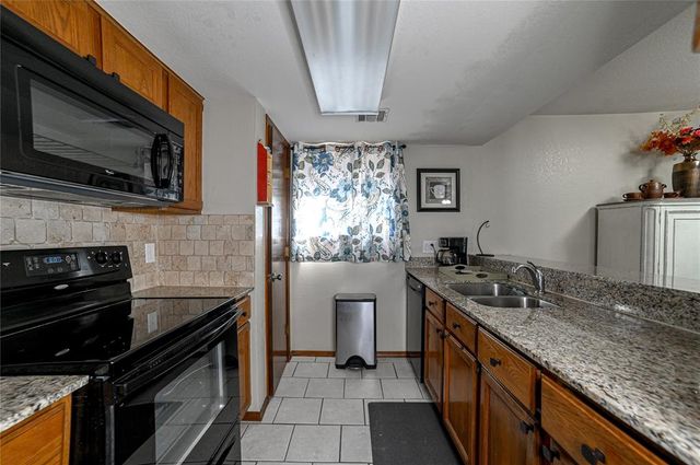 4400 Hemingway Drive 215, Oklahoma City, OK 73118