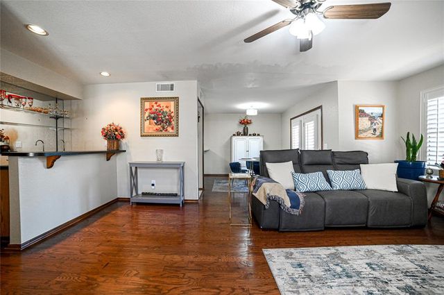 4400 Hemingway Drive 215, Oklahoma City, OK 73118