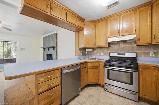 1818 Tulane RD, Norfolk, VA 23518