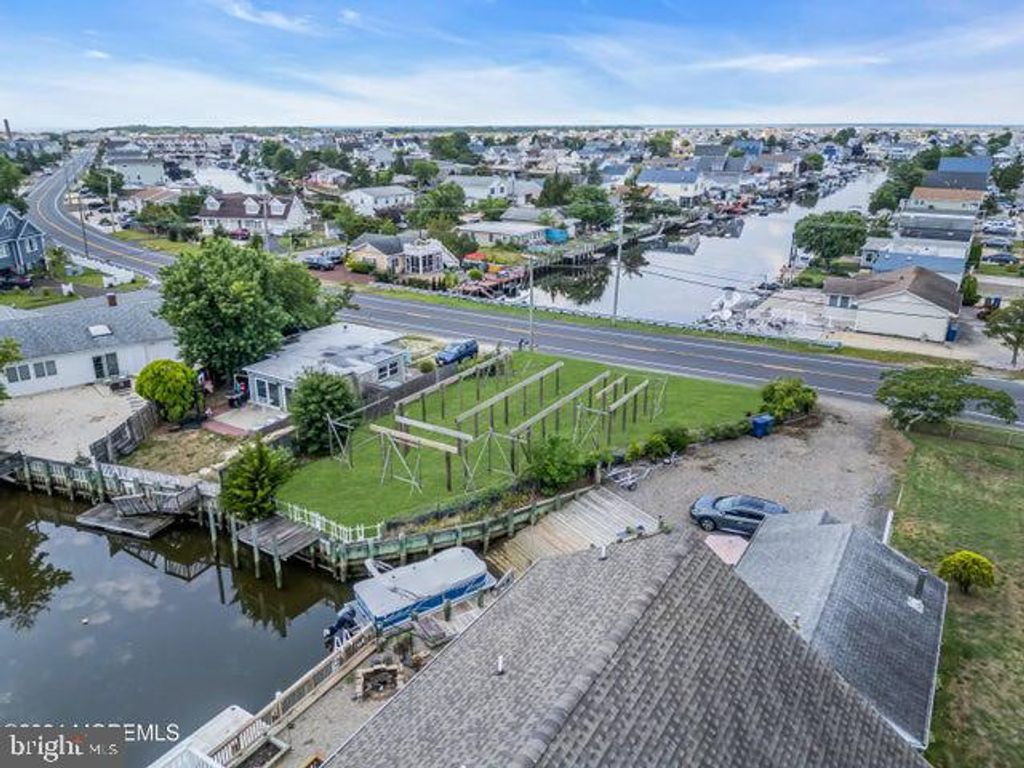 1021 RADIO RD, Little Egg Harbor Twp, NJ 08087