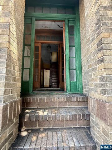 414 40th Street, Union City, NJ 07087