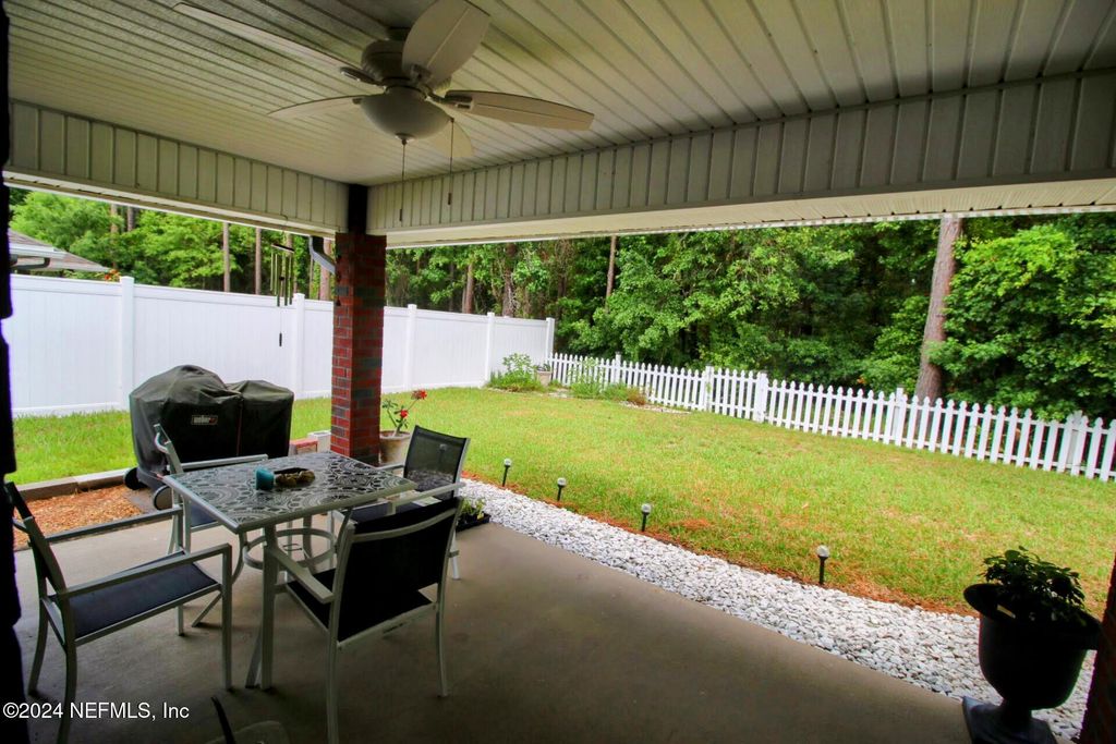 Image 19 of property listing at 78236 SADDLE ROCK Road, Yulee, FL 32097