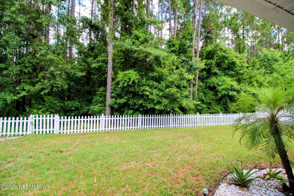 Image 20 of property listing at 78236 SADDLE ROCK Road, Yulee, FL 32097