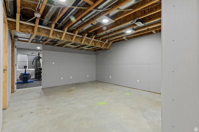 10643 S LAMOND DR, South Jordan, UT 84009