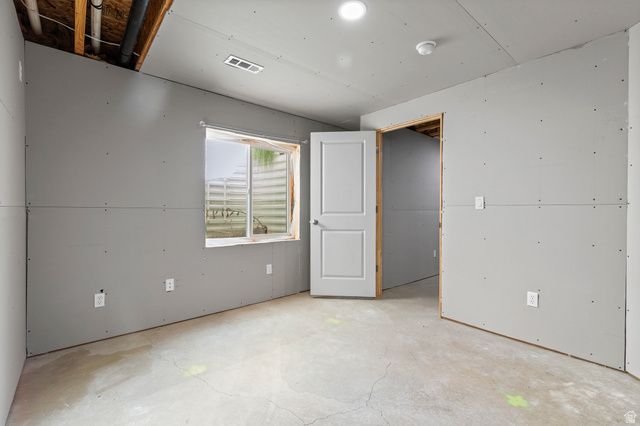 10643 S LAMOND DR, South Jordan, UT 84009