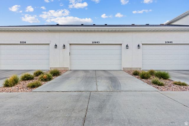 10643 S LAMOND DR, South Jordan, UT 84009