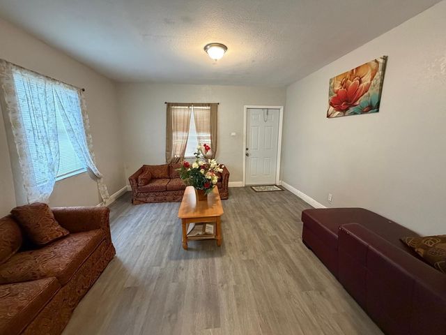 405 NW 18th Avenue, Fort Lauderdale, FL 33311