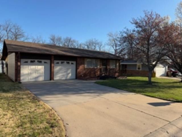 1928 E Ravena ST, Park City, KS 67219