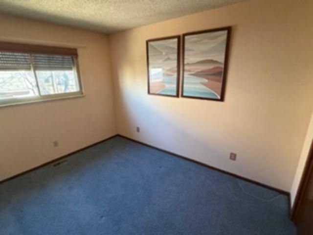 1928 E Ravena ST, Park City, KS 67219