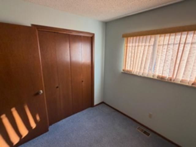 1928 E Ravena ST, Park City, KS 67219