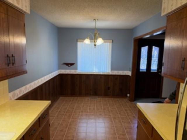 1928 E Ravena ST, Park City, KS 67219