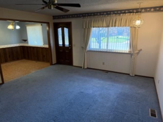 1928 E Ravena ST, Park City, KS 67219