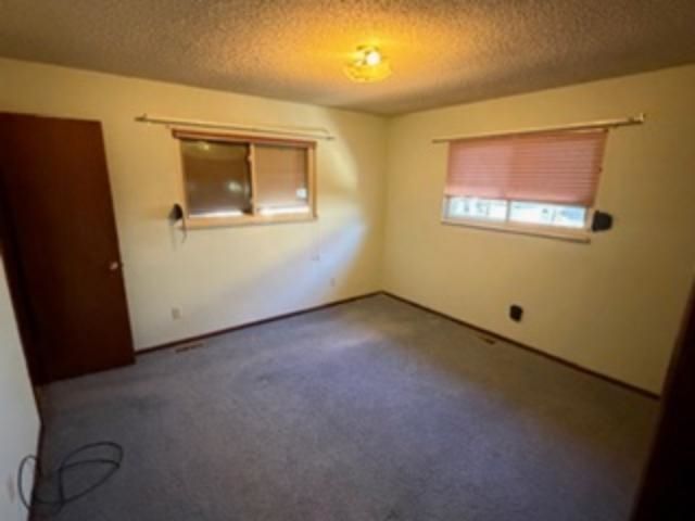 1928 E Ravena ST, Park City, KS 67219