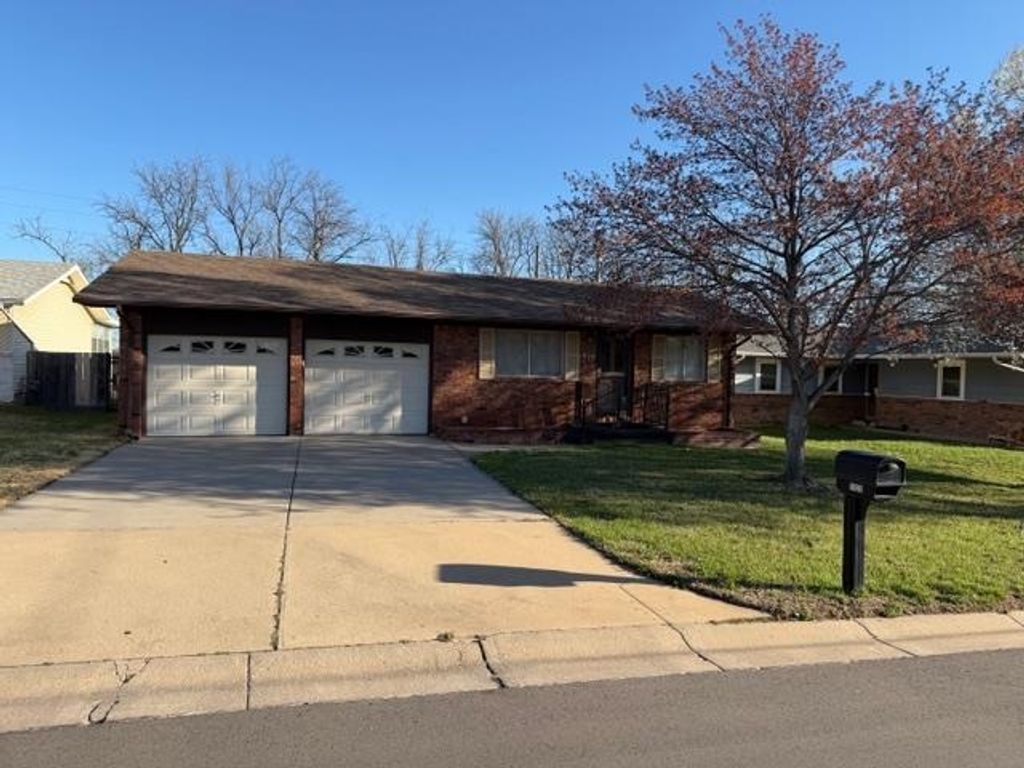 1928 E Ravena ST, Park City, KS 67219