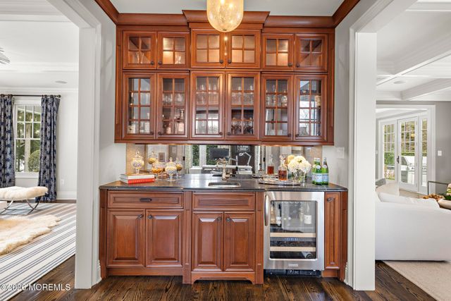 94 Ridge Road, Rumson, NJ 07760