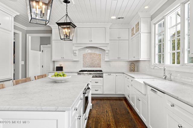 94 Ridge Road, Rumson, NJ 07760