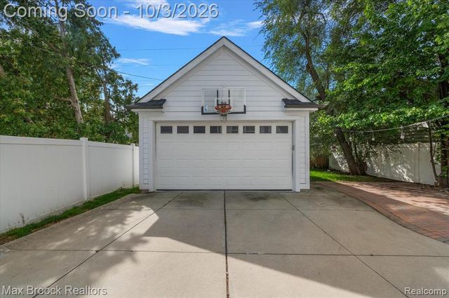 1222 Davis Avenue, Birmingham, MI 48009