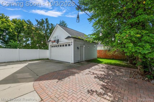 1222 Davis Avenue, Birmingham, MI 48009