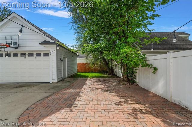 1222 Davis Avenue, Birmingham, MI 48009