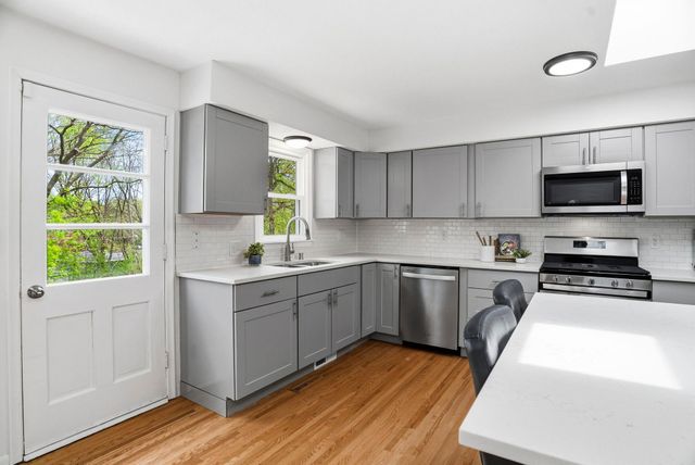 4916 Overlook Drive, Bloomington, MN 55437
