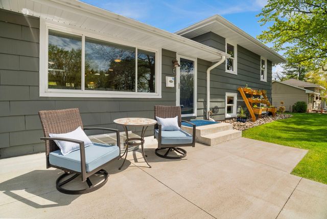 4916 Overlook Drive, Bloomington, MN 55437