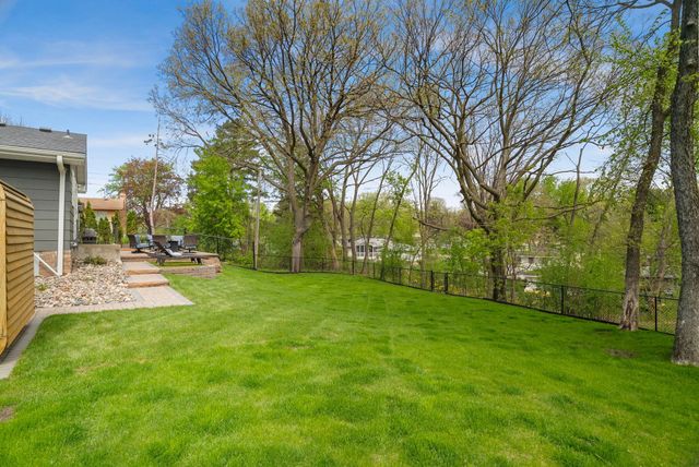 4916 Overlook Drive, Bloomington, MN 55437